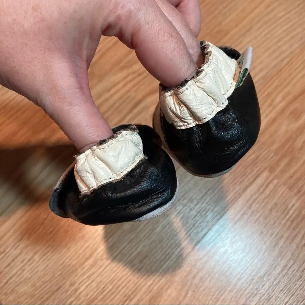 Momo Baby Leather Soft Sole Crib Shoes Black White Silver 0-6 Months Infant